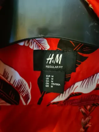 Camisa Hawaiana H&M Estampada Roja Talla M