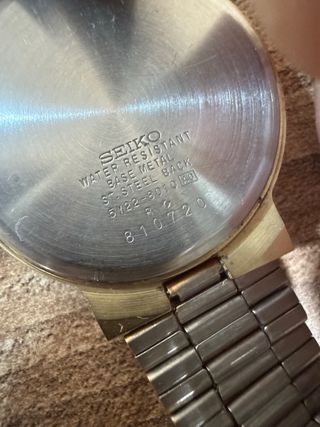 Reloj SEIKO Quartz Dorado