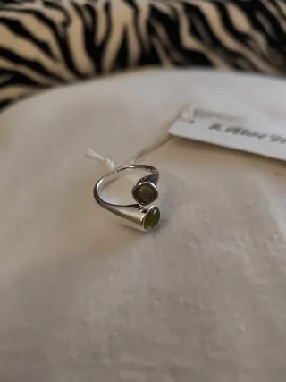 Anillo Plata Ajustable con Piedras Verdes