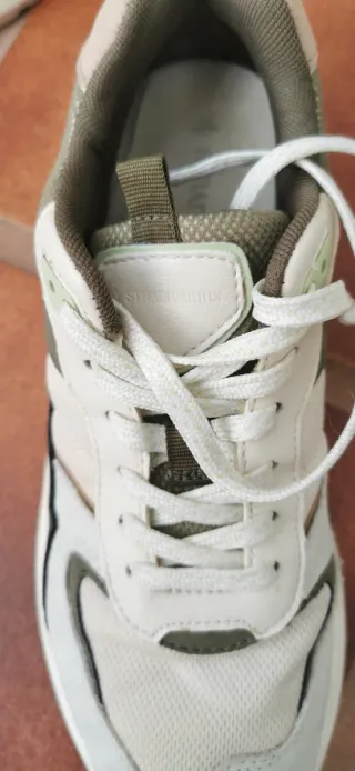 Zapatillas Stradivarius verde y blanco