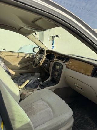 VOLVO  Y JAGUAR SE VENDEN LOS DOS