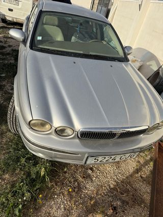 VOLVO  Y JAGUAR SE VENDEN LOS DOS