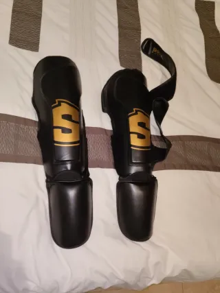 Espinilleras Kick Boxing Negras