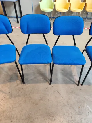 Lote de 11 Sillas de Oficina Azules.