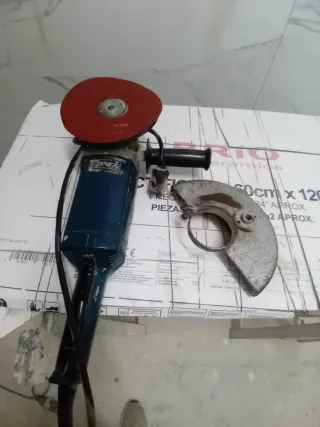 Radial Bosch GWS 18-230