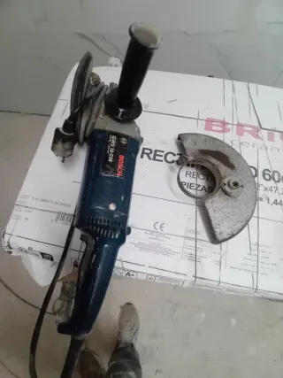 Radial Bosch GWS 18-230