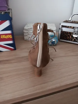 Zapatos de baile de salón dorados