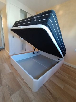 Canape abatible, bases tapizada y colchones. camas