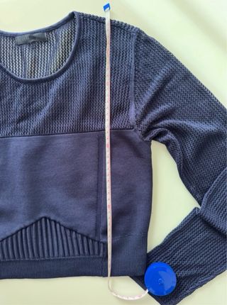 Suéter corto GUESS manga larga