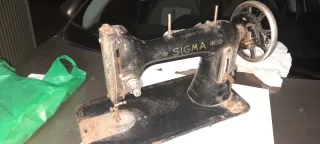 Máquina de coser antigua SIGMA