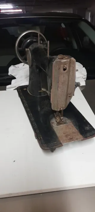 Máquina de coser antigua SIGMA
