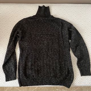 Jersey cuello alto trenzado negro/gris