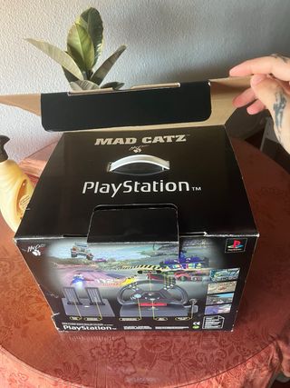 Volante y pedales Mad Catz PS1