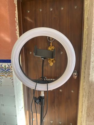 Aro de luz LED con soporte para móvil