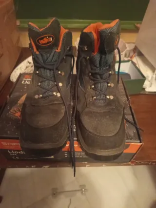 Botas de seguridad ISSA Talla 47 (2 pares)