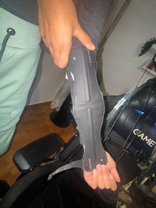 Arco de poleas con flechas y protector