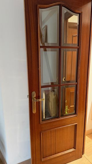 Puerta de madera interior
