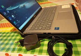 Portátil Asus Plata y Negro