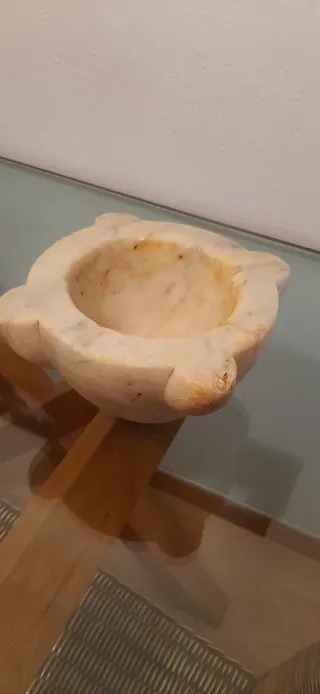 Mortero antiguo de mármol