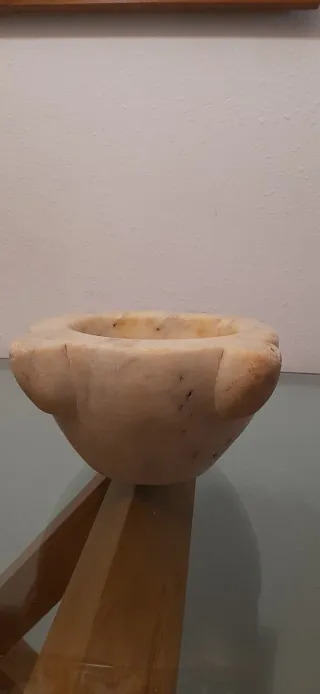 Mortero antiguo de mármol