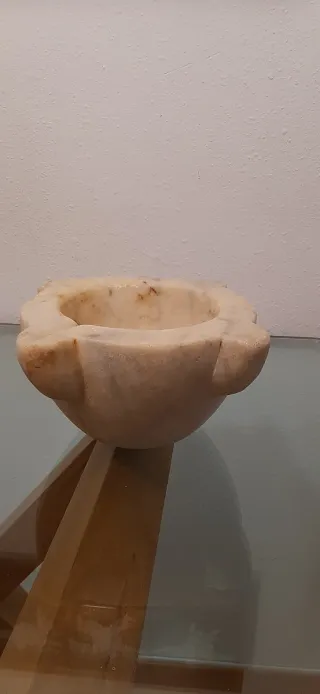 Mortero antiguo de mármol