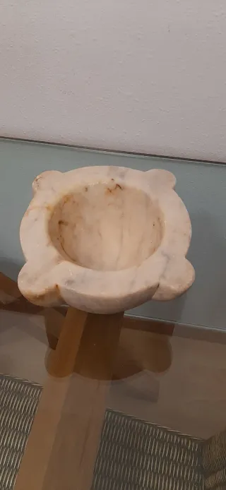 Mortero antiguo de mármol
