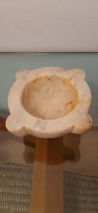 Mortero antiguo de mármol
