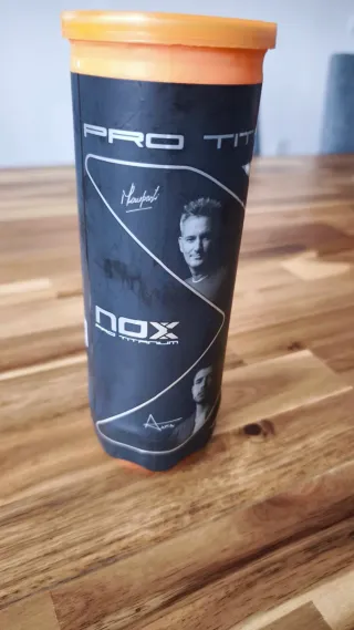 Pala NOX ML10 Pro Cup NUEVA con regalos.