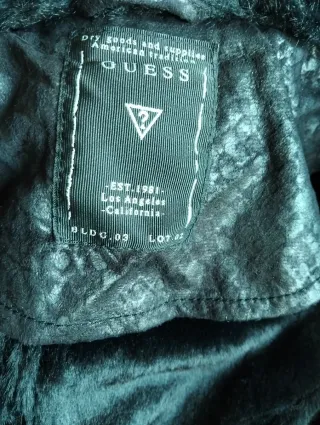 Giaccone Guess nero con pelliccia