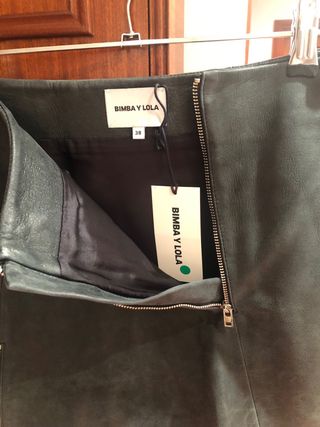 Falda Bimba y Lola Piel Cordero Talla 38 negra