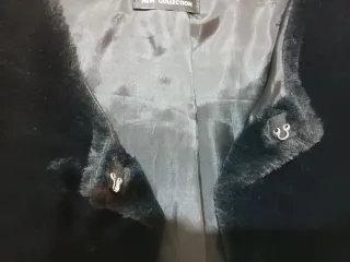 Elegante chaqueta negra para fiesta
