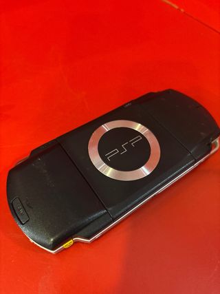 Consola Sony PSP 1004 Negra + Cargador
