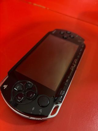 Consola Sony PSP 1004 Negra + Cargador
