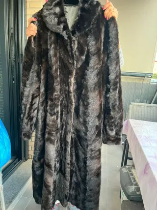 Abrigo largo visón sintético marrón