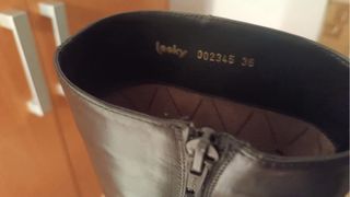 Botas altas de piel negras