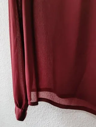 Blusa Talla 44-42 Roja cereza Botones Dorados