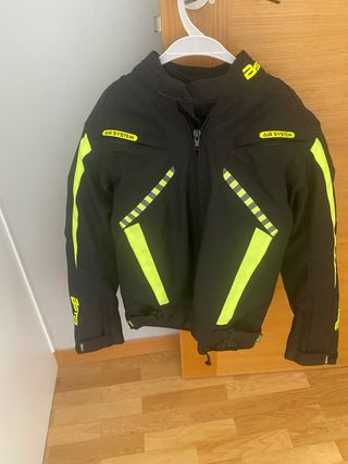 Chaqueta Buse Negra y Amarilla