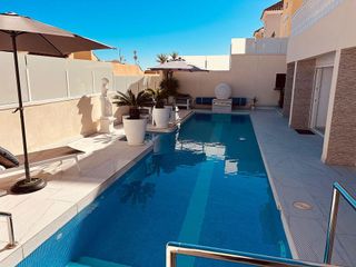 Chalet en venta en Campos de Golf - Villa Martin - Los Dolses en Orihuela