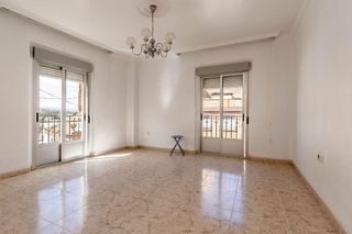 Chalet en venta en Guadix