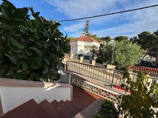 Chalet en alquiler en Montmar en Castelldefels