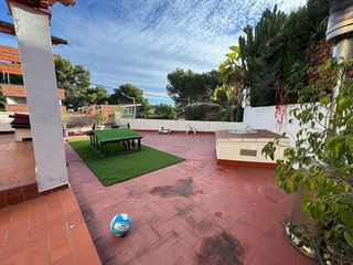 Chalet en alquiler en Montmar en Castelldefels