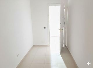 Piso en venta en Los Ángeles - Cruz de Caravaca en Almería