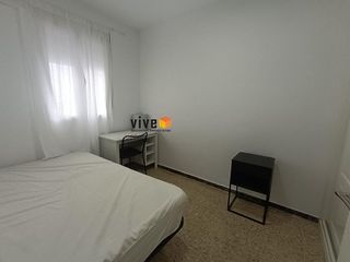 Piso en alquiler en Cruz Roja en Sevilla