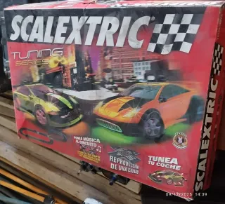 Scalextric Tuning Series con Trainer 2
