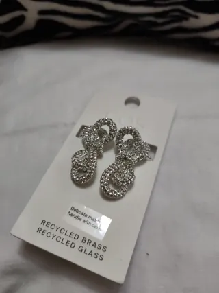 Pendientes COS plateados