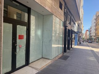 BAJO EN ALQUILER CALLE DE LA TORE 48