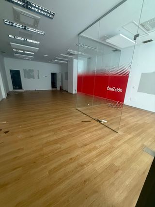 BAJO EN ALQUILER CALLE DE LA TORE 48