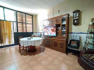 Casa adosada en venta en Tomelloso