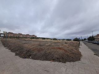 Terreno en venta en PAU 2-600 en Puertollano