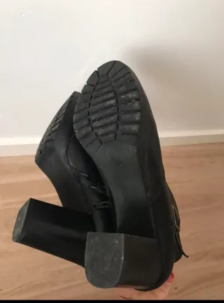 Botines de piel negros con hebilla